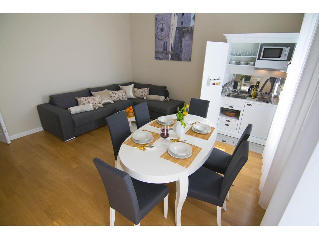 Riva Royal View Luxury Apartments Σπλιτ Δωμάτιο φωτογραφία
