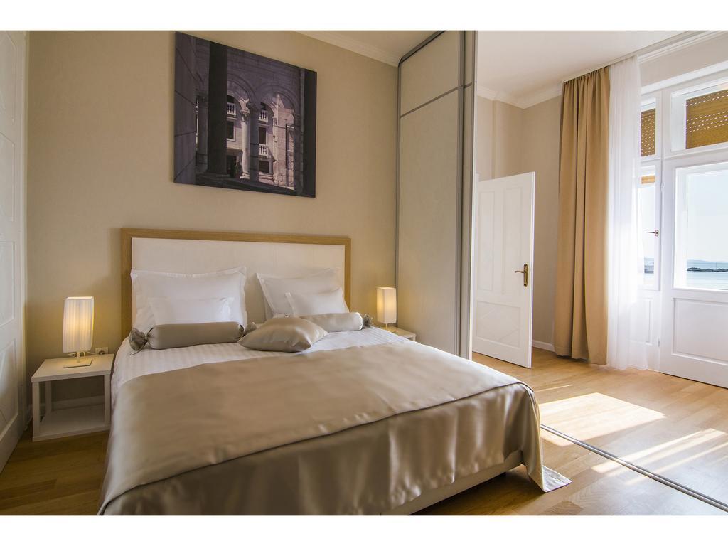 Riva Royal View Luxury Apartments Σπλιτ Δωμάτιο φωτογραφία